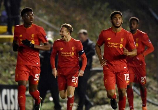 图片报：瓜帅对埃切韦里的情况不满，球员冬窗可能被租回河床