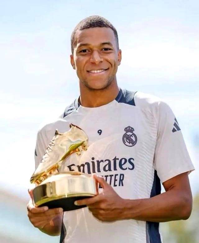 足球国足U23小将爆射破门，引网友赞叹