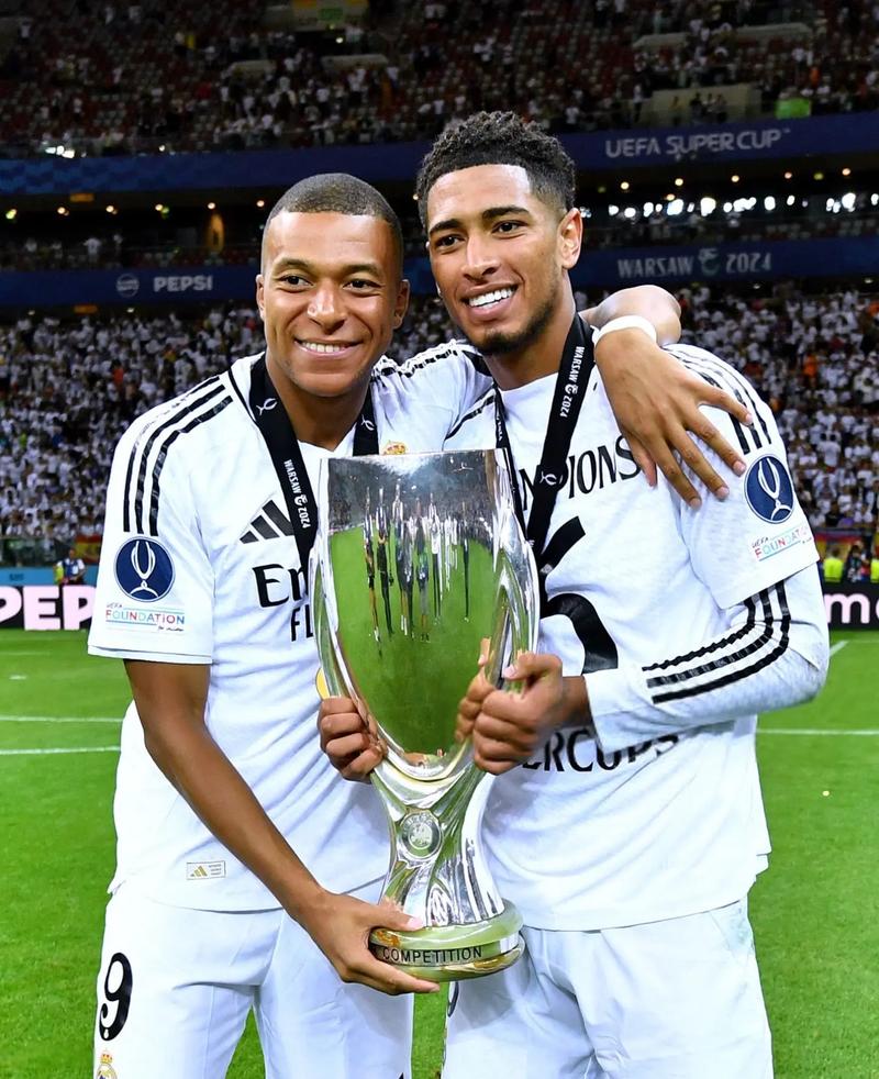 德甲最新积分战报 多特6轮不败稳居第3 差拜仁9分